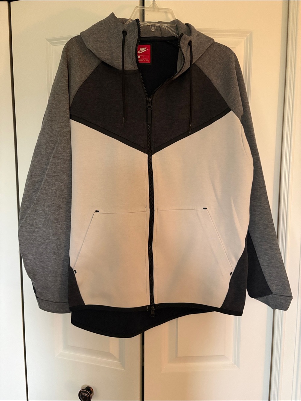 Nike Men's Gray, Dark Gray & White Colorblock Zip Hoodie